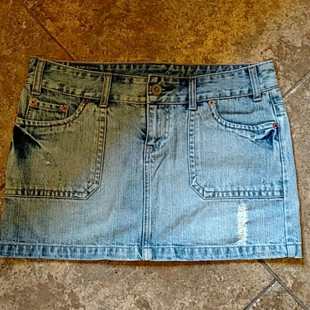 American Eagle distressed denim skirt.